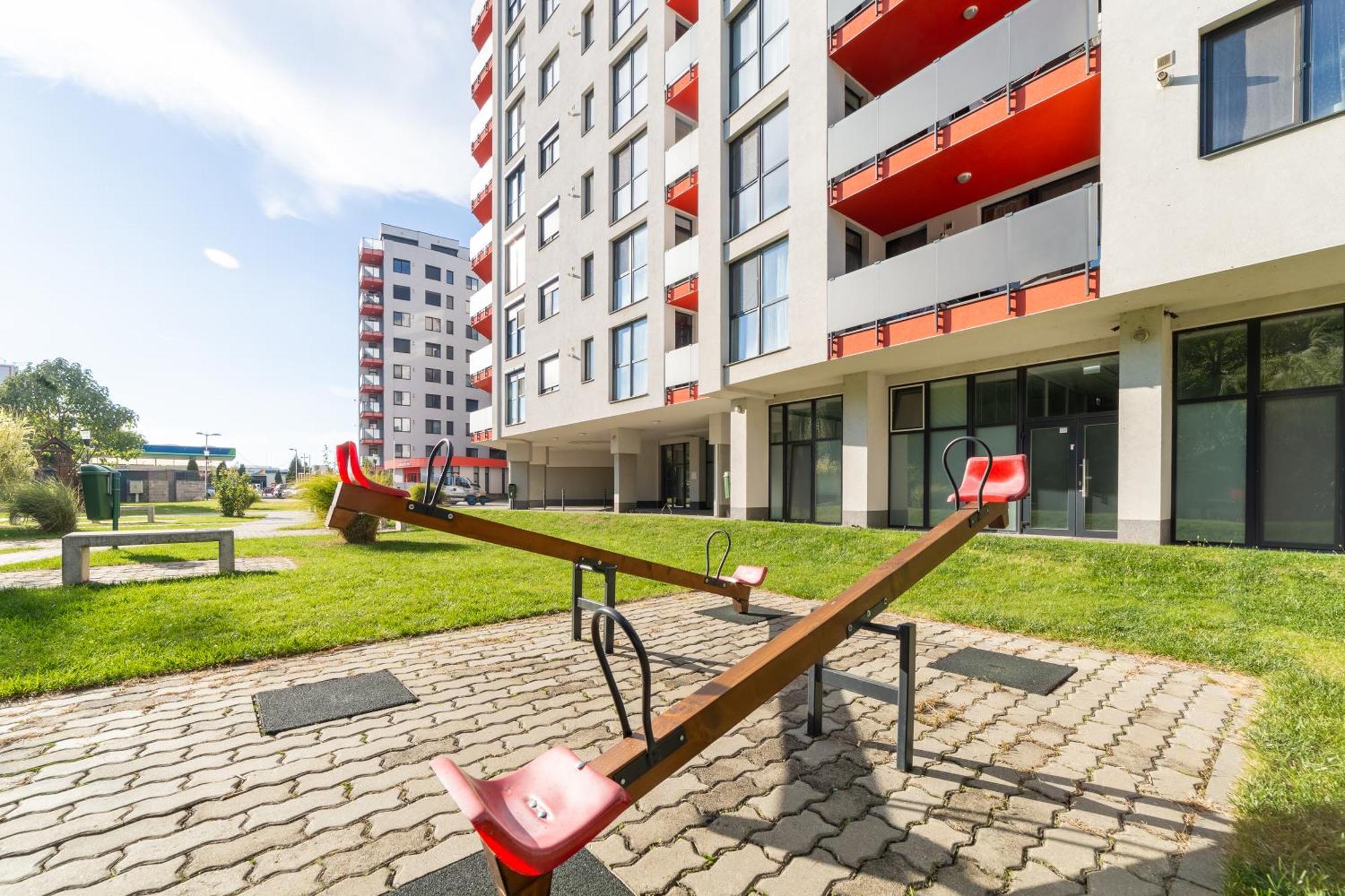 Ari Blue Apartment Ared In Kaufland Complex Arad Exteriör bild